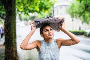 Stranded in the Rain? Expert Tips to Quickly Dry Clothes On the Go